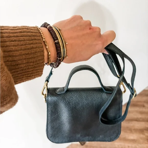 Retired Noonday, genuine pebbled leather, EUC Go-Getter Bag; tag attached - Picture 3 of 5